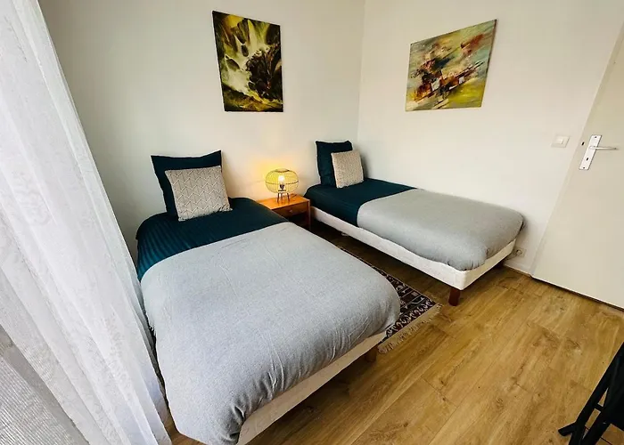 Free Parking, Proche Gare, Plage, Centre, Netflix Apartment