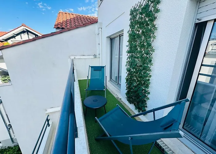 Free Parking, Proche Gare, Plage, Centre, Netflix Apartment