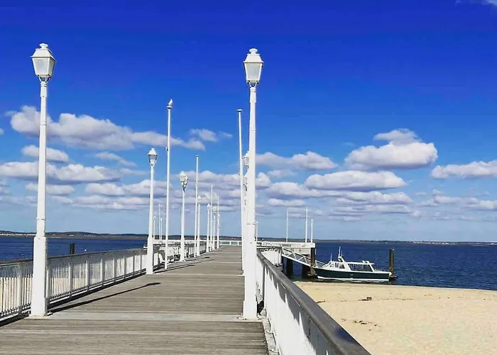 Free Parking, Proche Gare, Plage, Centre, Netflix Apartment